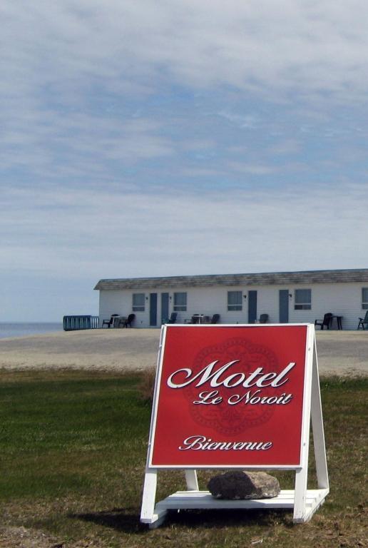 Motel le Noroît L'Anse-au-Griffon Esterno foto