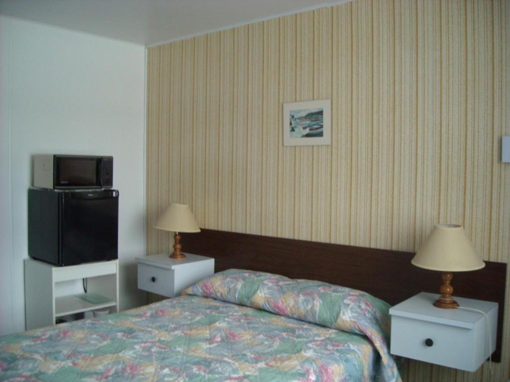 Motel le Noroît L'Anse-au-Griffon Esterno foto