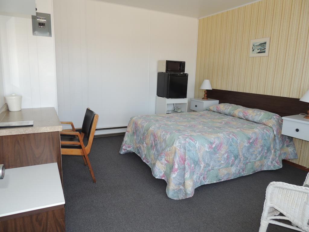 Motel le Noroît L'Anse-au-Griffon Esterno foto