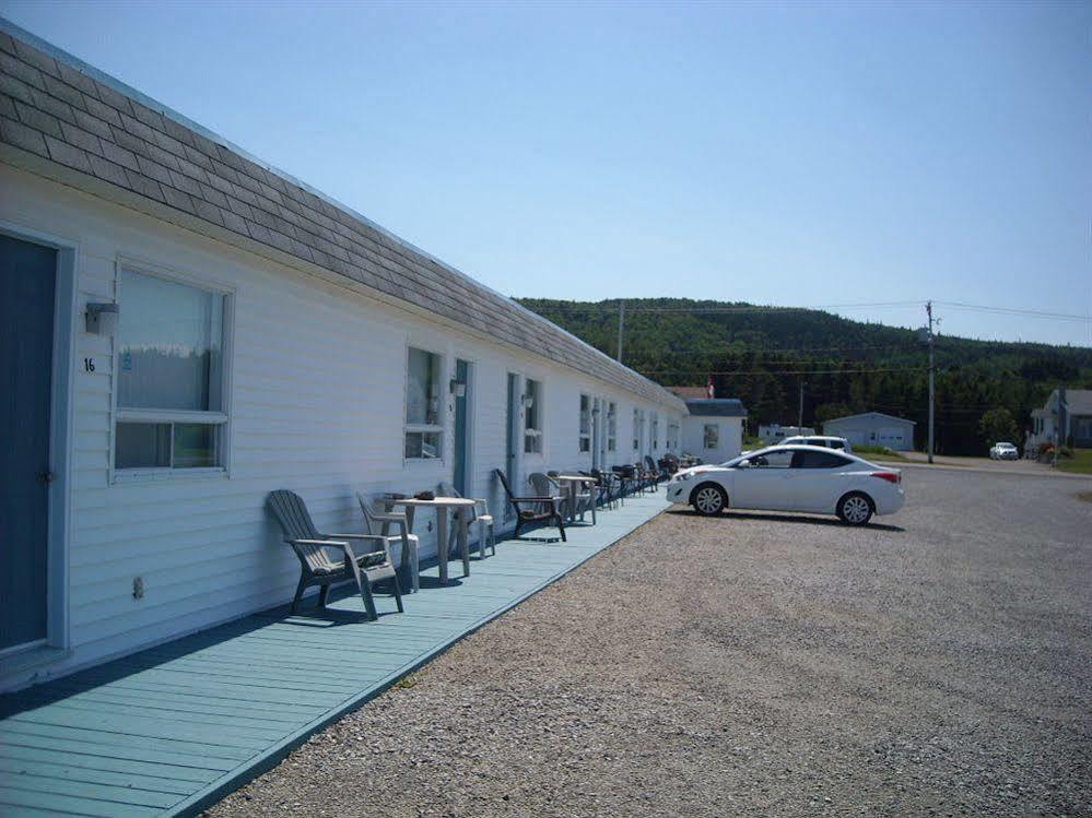 Motel le Noroît L'Anse-au-Griffon Esterno foto
